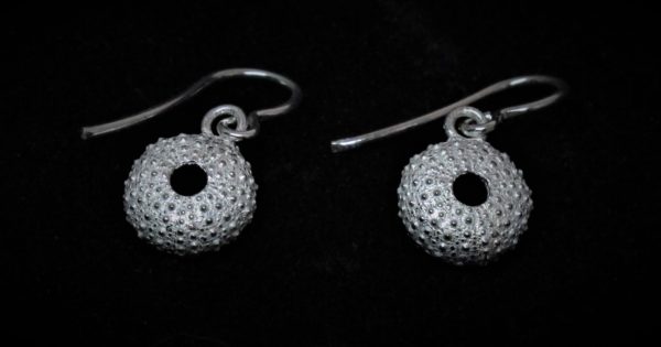 Pendientes de gancho de erizo de mar de plata - Imagen 2