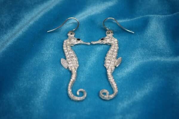 Pendientes de plata de caballitos de mar grande (hippocampus)