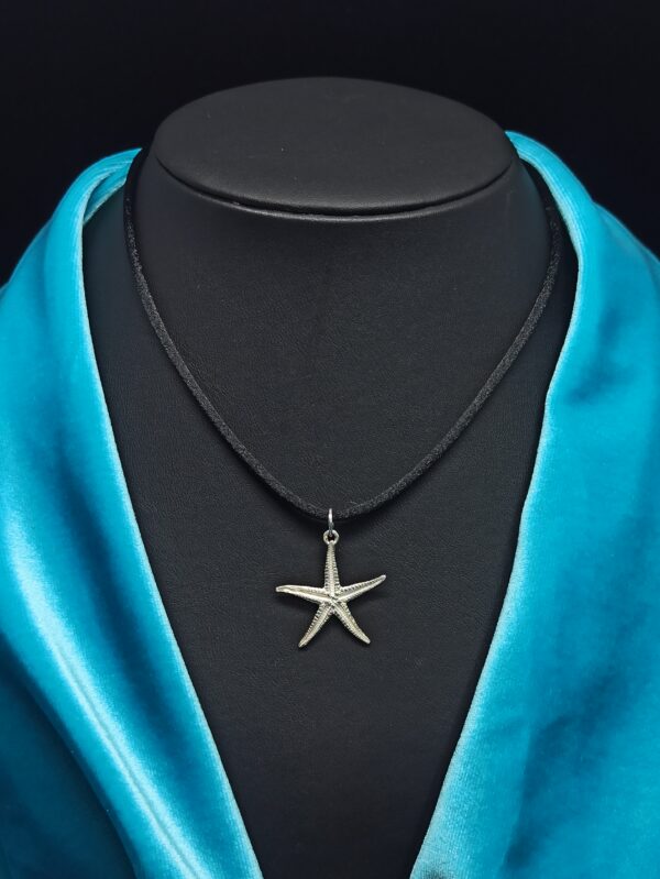 Colgante plata de estrella de mar pequeña (asteroidea)