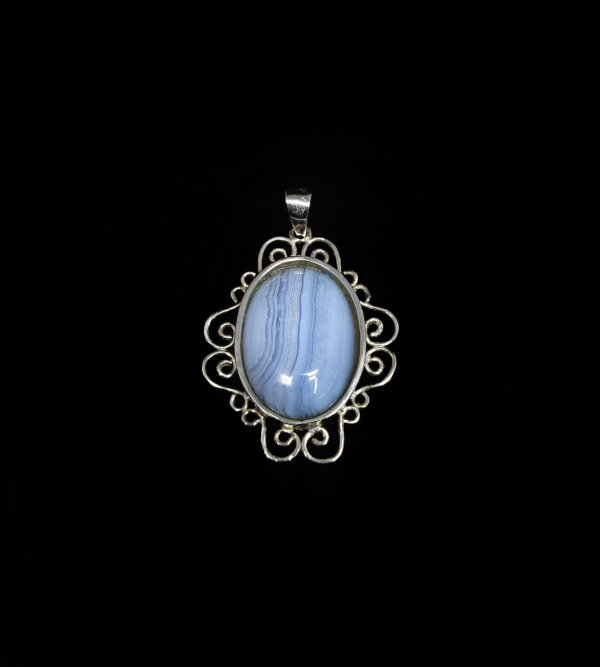 Colgante de plata con calcedonia