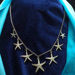 Collar de estrellas de mar de plata