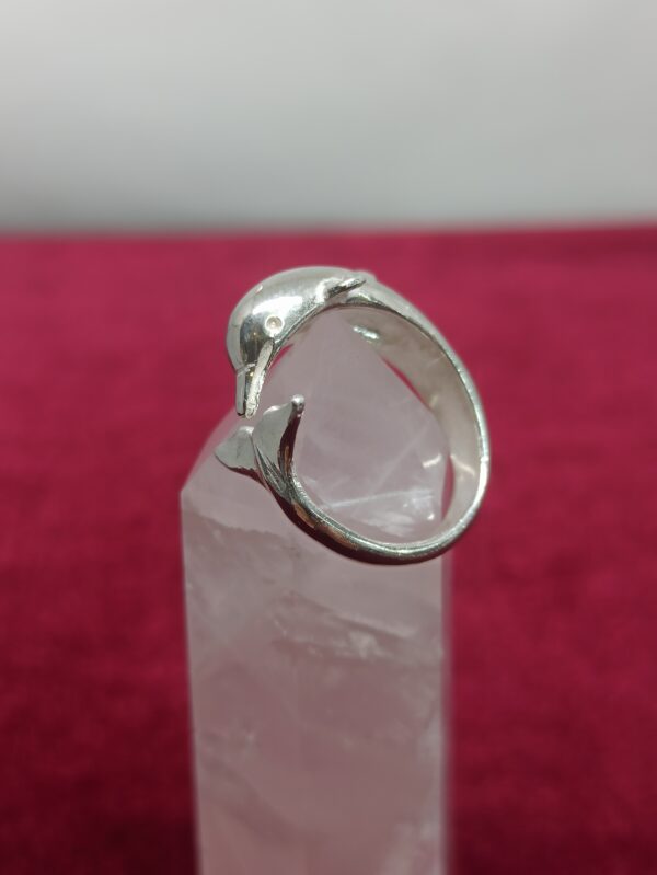Anillo de plata de delfín