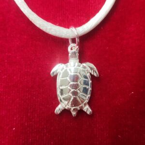 Colgante de plata pequeño de tortuga marina