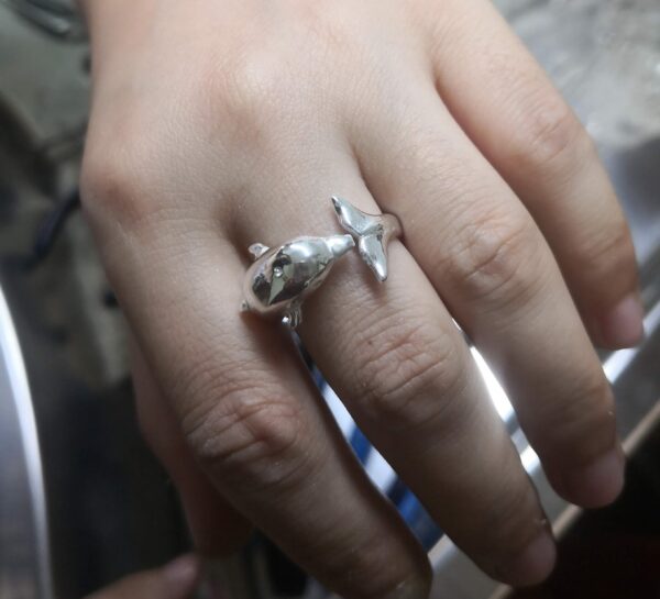 Anillo de plata de delfín - Imagen 3