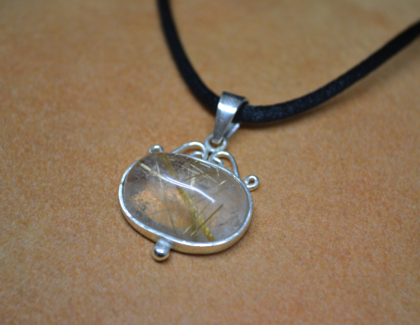 Colgante de plata con cuarzo con rutilo (cabellera de venus) - Imagen 2