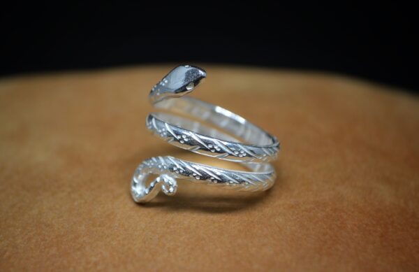 Anillo serpiente de plata - Imagen 4