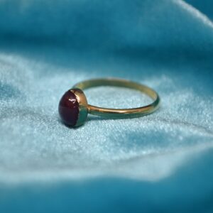 Anillo de oro con Rubí