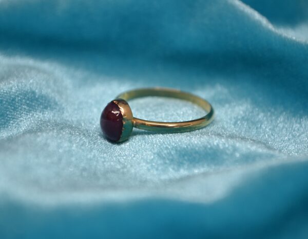 Anillo de oro con Rubí