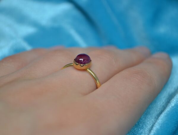 Anillo de oro con Rubí - Imagen 3