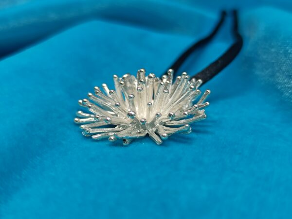Colgante de erizo de mar con púas - Imagen 2