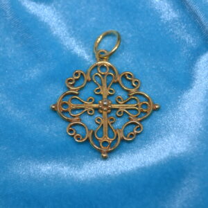 Colgante de Cruz de Calatrava de plata, estilo antiguo, con granito mallorquín (grande)