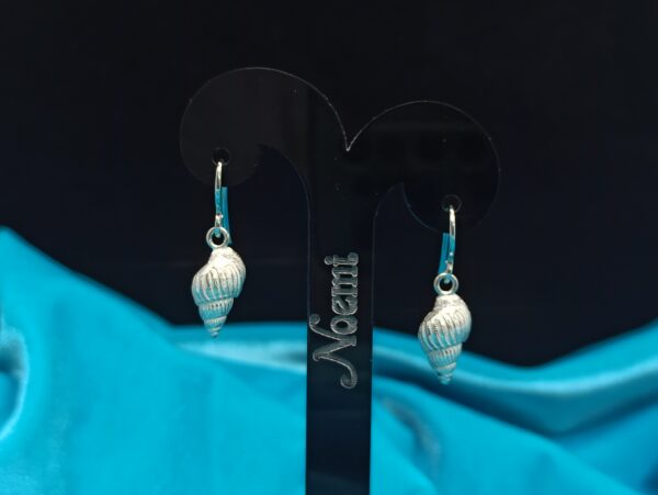 Pendientes de caracola redonda de plata
