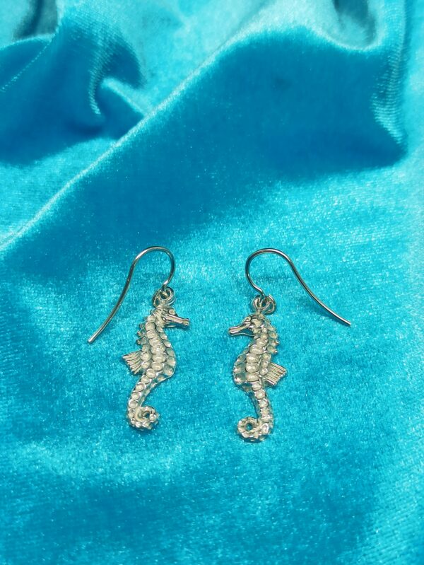Pendientes de plata de caballitos de mar pequeños (hippocampus)