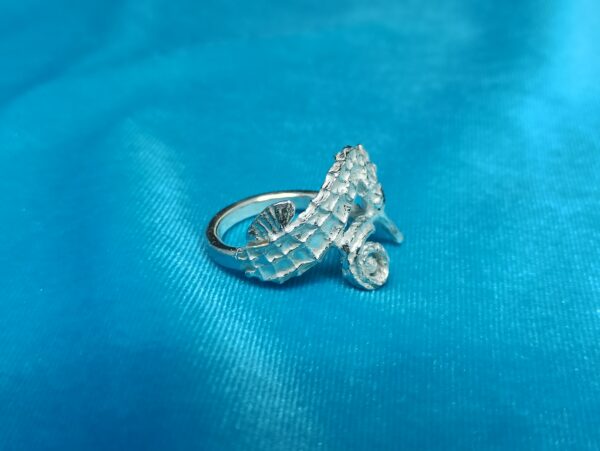 Anillo de plata de caballitos de mar (hippocampus) - Image 3